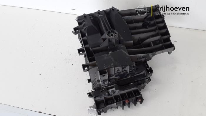 Caja de fusibles de un Opel Astra K 1.4 Turbo 16V 2017