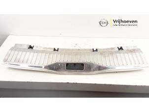 Used Boot lid trim Opel Astra H SW (L35) 1.6 16V Twinport Price € 10,00 Margin scheme offered by Autodemontage Vrijhoeven B.V.