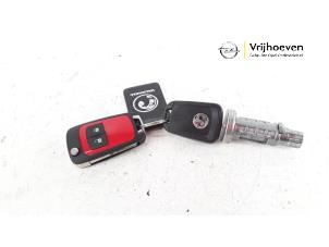 Used Ignition lock + key Opel Zafira Tourer (P12) 1.4 Turbo 16V Ecotec Price € 60,00 Margin scheme offered by Autodemontage Vrijhoeven B.V.