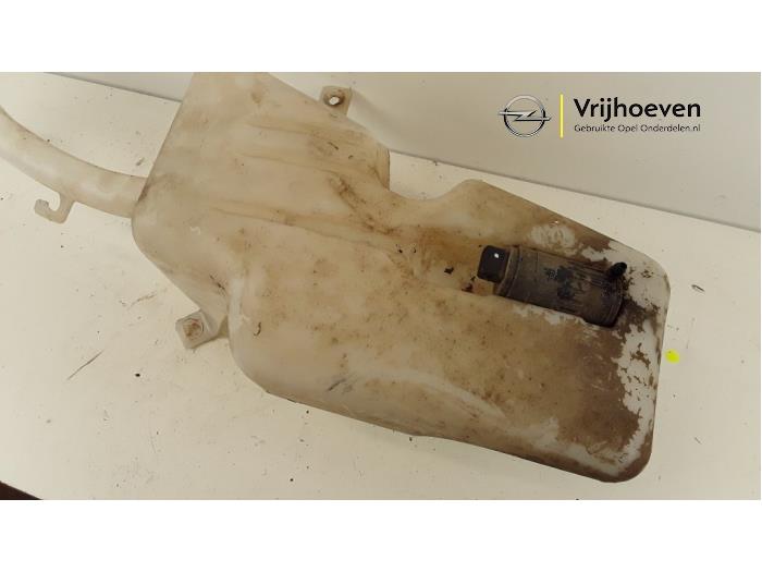 Front windscreen washer reservoir from a Opel Combo 1.3 CDTI 16V ecoFlex 2013