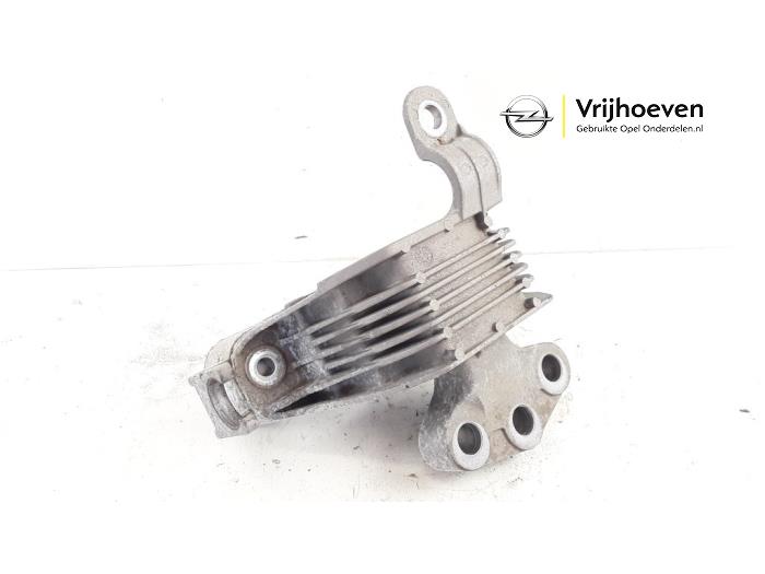 Used Engine mount Opel Astra J Sports Tourer (PD8/PE8/PF8) 1.4 Turbo 16V Price € 20,00 Margin scheme offered by Autodemontage Vrijhoeven B.V.