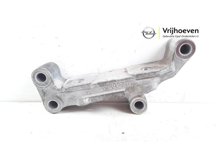 Engine mount from a Opel Astra K 1.6 CDTI 136 16V 2017