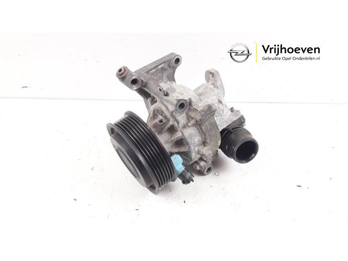 Begagnade Vattenpump Opel Combo 1.3 CDTI 16V ecoFlex Pris € 50,00 Marginaltabell erbjuds av Autodemontage Vrijhoeven B.V.
