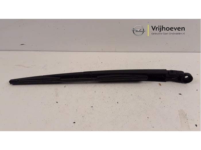 Rear wiper arm from a Opel Zafira Tourer (P12) 2.0 CDTI 16V 130 Ecotec 2015