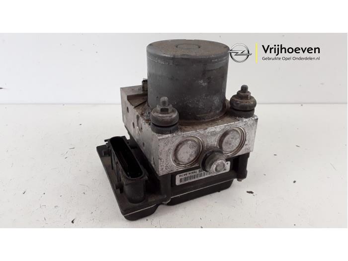 Begagnade ABS-pump Opel Corsa D 1.6i OPC 16V Turbo Pris € 175,00 Marginaltabell erbjuds av Autodemontage Vrijhoeven B.V.