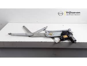 Używane Mechanizm szyby lewej przedniej wersja 2-drzwiowa Opel Tigra (75) 1.4i 16V Cena € 25,00 Procedura marży oferowane przez Autodemontage Vrijhoeven B.V.
