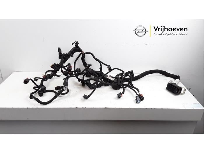 Mazo de cables compartimento motor de un Vauxhall Crossland X/Crossland 1.2 Turbo 12V 2017
