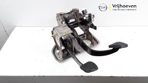Używane Zestaw pedalów Opel Agila (B) 1.2 16V Cena € 50,00 Procedura marży oferowane przez Autodemontage Vrijhoeven B.V.