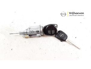 Gebrauchte Zündschloss + Schlüssel Opel Agila (B) 1.2 16V Preis € 35,00 Margenregelung angeboten von Autodemontage Vrijhoeven B.V.