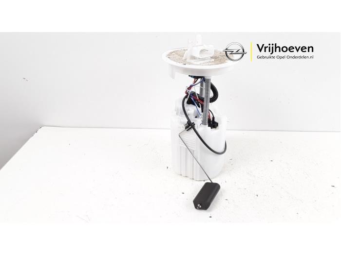 Usagé Pompe carburant électrique Opel Karl 1.0 12V Prix € 60,00 Règlement à la marge proposé par Autodemontage Vrijhoeven B.V.