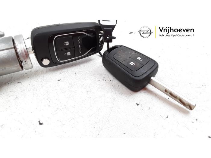Cerradura de contacto y llave de un Opel Adam 1.2 16V 2019
