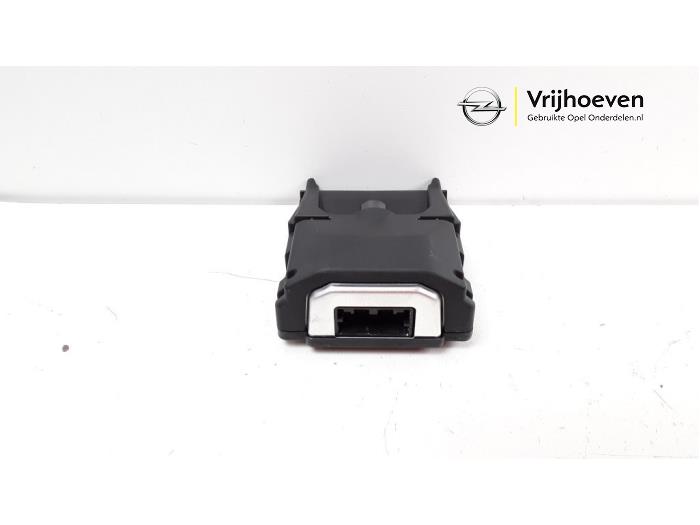 Front camera from a Opel Insignia Grand Sport 1.5 Turbo 16V 165 2017