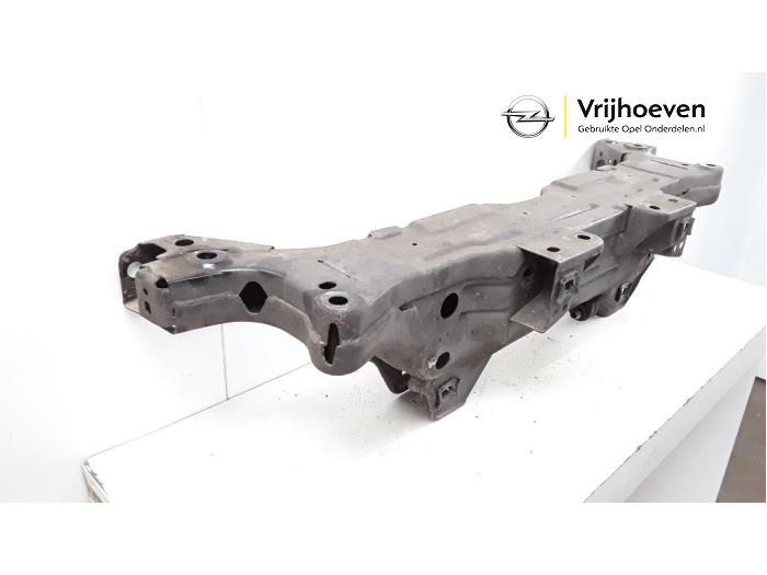 Subframe from a Opel Insignia Grand Sport 1.5 Turbo 16V 165 2017
