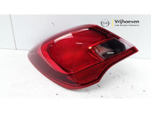 Gebrauchte Rücklicht links Opel Corsa E 1.4 16V Preis € 35,00 Margenregelung angeboten von Autodemontage Vrijhoeven B.V.