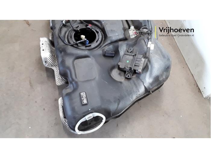 Réservoir de carburant d'un Opel Insignia Grand Sport 1.5 Turbo 16V 165 2017