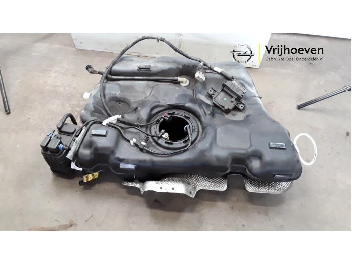 Réservoir de carburant d'un Opel Insignia Grand Sport 1.5 Turbo 16V 165 2017