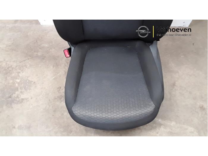 Fotel lewy z Opel Corsa E 1.4 16V 2017