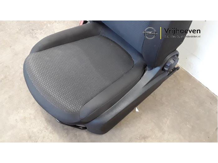 Fotel lewy z Opel Corsa E 1.4 16V 2017