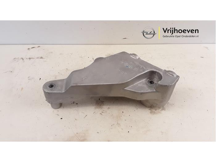 Used Engine mount Opel Karl 1.0 12V Price € 30,00 Margin scheme offered by Autodemontage Vrijhoeven B.V.