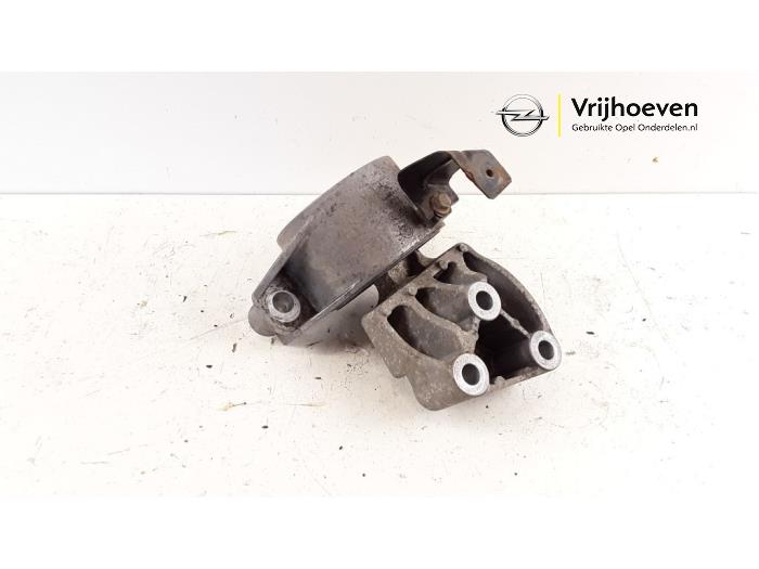 Usagé Support moteur Opel Combo 1.3 CDTI 16V ecoFlex Prix € 30,00 Règlement à la marge proposé par Autodemontage Vrijhoeven B.V.
