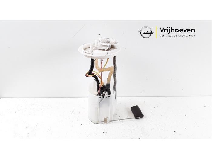 Usagé Pompe à carburant Opel Combo 1.3 CDTI 16V ecoFlex Prix € 30,00 Règlement à la marge proposé par Autodemontage Vrijhoeven B.V.