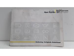 Usagé Livret d'instructions Opel Omega Prix € 10,00 Règlement à la marge proposé par Autodemontage Vrijhoeven B.V.