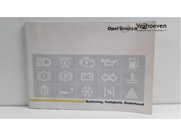 Instruction Booklet from a Opel Omega 1995
