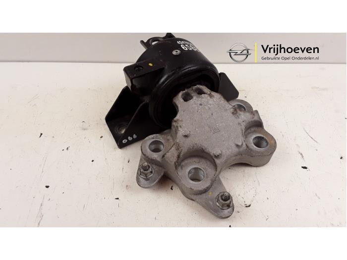 Used Engine mount Opel Mokka X 1.4 Turbo 16V Price € 40,00 Margin scheme offered by Autodemontage Vrijhoeven B.V.