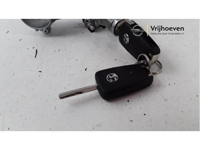 Zündschloss+Schlüssel van een Opel Mokka X 1.4 Turbo 16V 2018