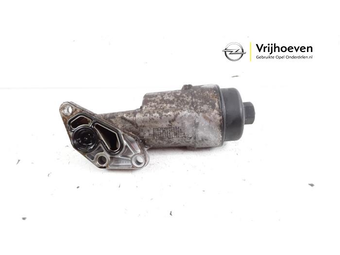 Gebrauchte Ölfiltergehäuse Opel Corsa E 1.2 16V Preis € 20,00 Margenregelung angeboten von Autodemontage Vrijhoeven B.V.