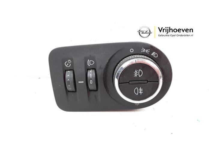Używane Przelacznik swiatel Opel Zafira Tourer (P12) 2.0 CDTI 16V 165 Ecotec Cena € 15,00 Procedura marży oferowane przez Autodemontage Vrijhoeven B.V.