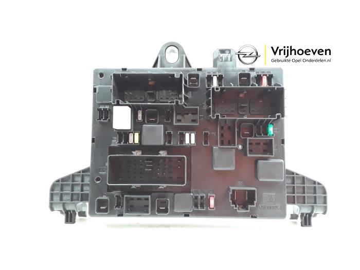 Fuse box Opel Zafira Tourer 2.0 CDTI 16V 165 Ecotec 365927271 LEONI
