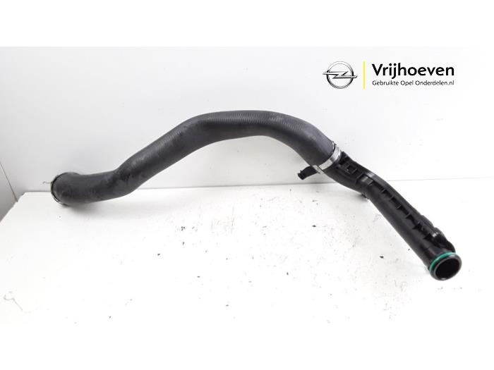 Usagé Tuyau intercooler Opel Grandland/Grandland X 1.6 CDTi 120 Prix € 45,00 Règlement à la marge proposé par Autodemontage Vrijhoeven B.V.