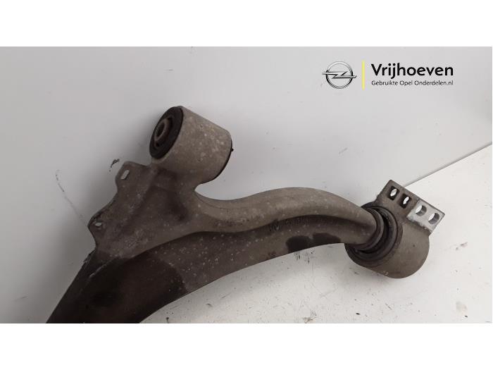 Front wishbone, left from a Opel Zafira Tourer (P12) 2.0 CDTI 16V 165 Ecotec 2014