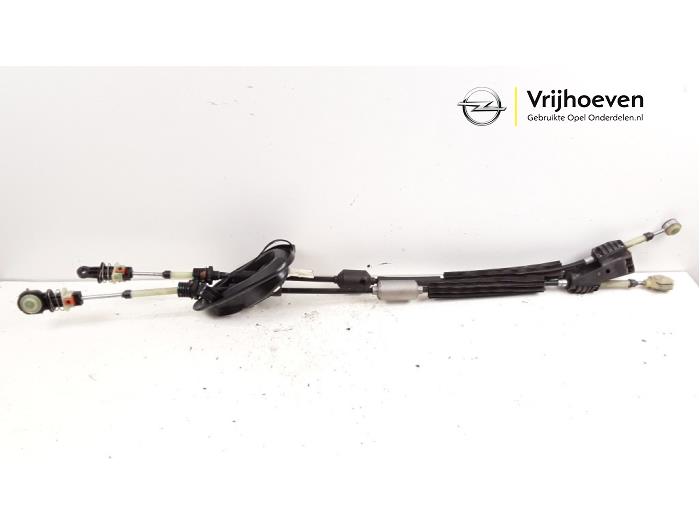 Gearbox shift cable from a Opel Corsa F (UB/UH/UP) 1.2 12V 100 2019