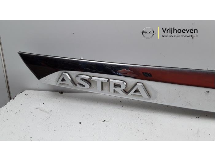 Baguette de protection arrière d'un Opel Astra H (L48) 1.8 16V 2007