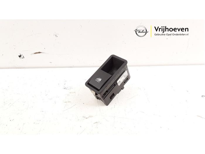 Usados Interruptor de ventanilla eléctrica Opel Astra H (L48) 1.8 16V Precio € 10,00 Norma de margen ofrecido por Autodemontage Vrijhoeven B.V.