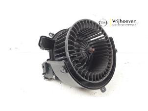 Used Heating and ventilation fan motor Opel Zafira (F75) 2.2 16V Price € 20,00 Margin scheme offered by Autodemontage Vrijhoeven B.V.