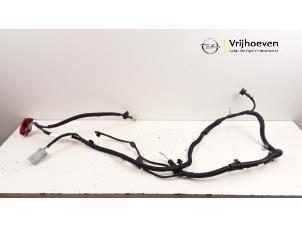 Usados Mazo de cables compartimento motor Opel Corsa F (UB/UH/UP) 1.2 12V 75 Precio € 65,00 Norma de margen ofrecido por Autodemontage Vrijhoeven B.V.