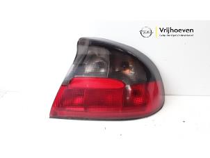 Używane Tylne swiatlo pozycyjne prawe Opel Tigra (75) 1.4i 16V Cena € 35,00 Procedura marży oferowane przez Autodemontage Vrijhoeven B.V.