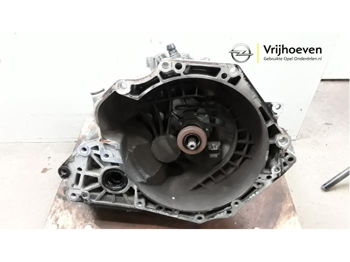 Gearbox from a Opel Corsa D 1.0 2014