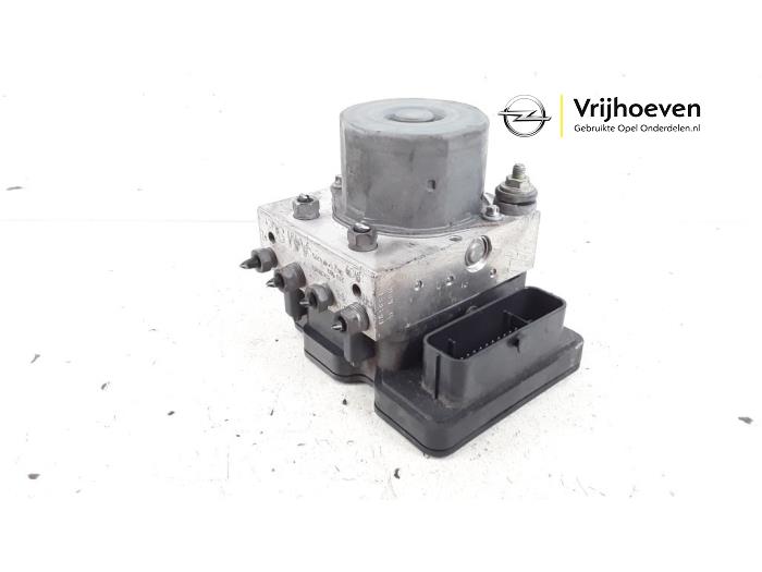 Usagé Bloc ABS Opel Adam 1.2 16V Prix € 65,00 Règlement à la marge proposé par Autodemontage Vrijhoeven B.V.