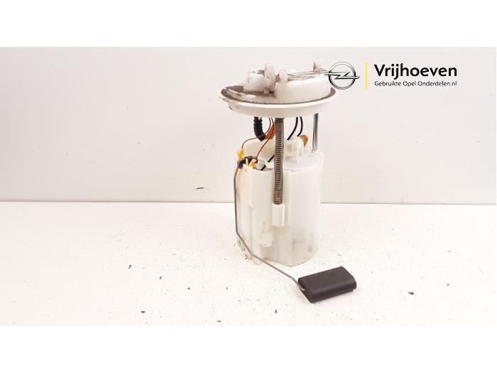 Pompe carburant électrique d'un Opel Corsa E 1.6 OPC Turbo 16V 2016