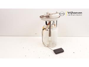 Usagé Pompe carburant électrique Opel Corsa E 1.6 OPC Turbo 16V Prix € 75,00 Règlement à la marge proposé par Autodemontage Vrijhoeven B.V.