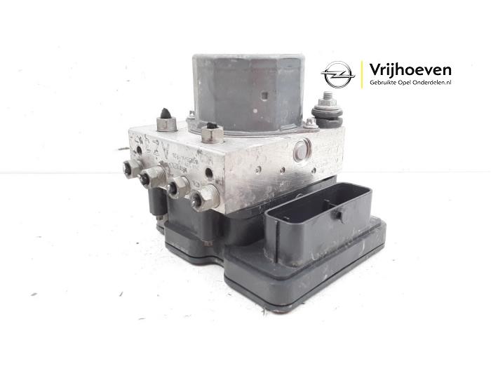 Begagnade ABS-pump Opel Corsa E 1.6 OPC Turbo 16V Pris € 45,00 Marginaltabell erbjuds av Autodemontage Vrijhoeven B.V.