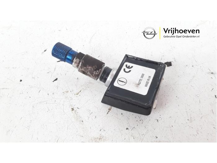 Tyre pressure sensor from a Opel Astra H GTC (L08) 1.6 16V Twinport 2005