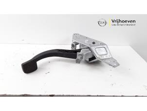 Used Clutch pedal Opel Astra H GTC (L08) 1.6 16V Twinport Price € 20,00 Margin scheme offered by Autodemontage Vrijhoeven B.V.