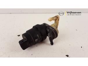 Used Windscreen washer pump Opel Astra H GTC (L08) 1.6 16V Twinport Price € 10,00 Margin scheme offered by Autodemontage Vrijhoeven B.V.