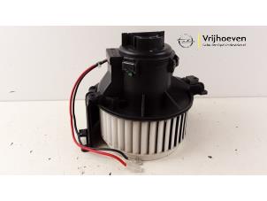 Usados Motor de ventilador de calefactor Opel Astra H GTC (L08) 1.4 16V Twinport Precio € 25,00 Norma de margen ofrecido por Autodemontage Vrijhoeven B.V.