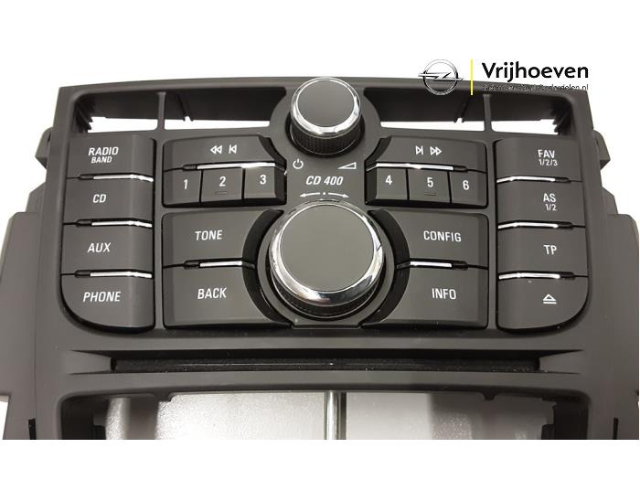 Radio control panel from a Opel Meriva 1.4 16V Ecotec 2016